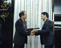 رونمایی و اهدای فرش هر گردشگر یک گره به کمیسیون ملی یونسکو